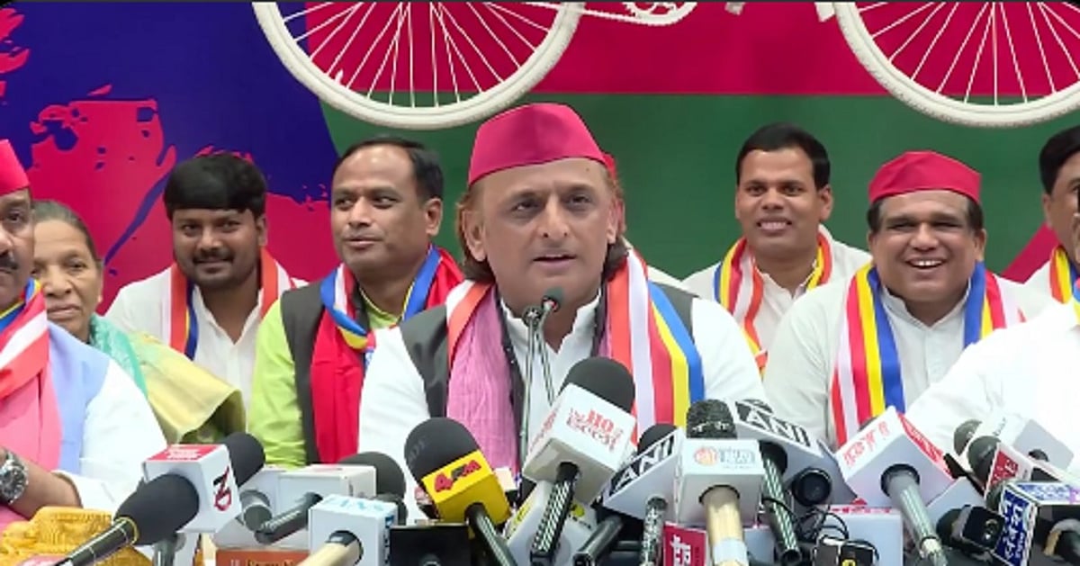 बंगाल में वही प्रक्रिया पूरी तरह लागू की गई, जिसका परीक्षण उत्तर प्रदेश में हुआ था: अखिलेश यादव
