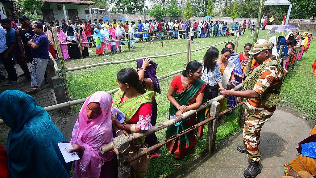 असम : एक पंचायत, दो सांसद और तीन विधायक