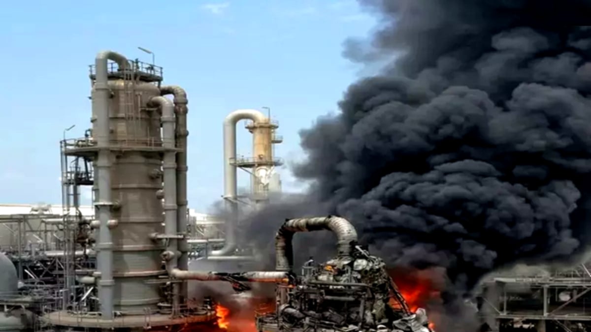 रास लफान हमले से 17% निर्यात घटा, 20 अरब डॉलर का नुकसान, ईरानी अटैक से हुए नुकसान की कतर ने दी जानकारी