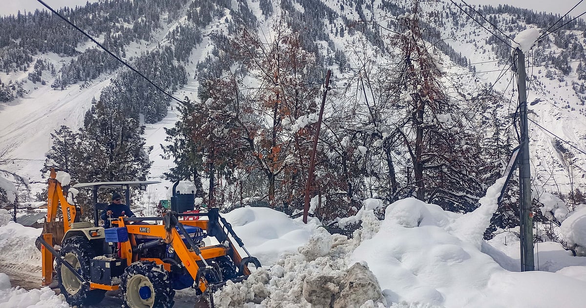 Water rises in Himachal’s Pandoh dam; flash floods block Sansari-Thirot road in Lahaul-Spiti Water rises in Himachal’s Pandoh dam; flash floods block Sansari-Thirot road in Lahaul-Spiti