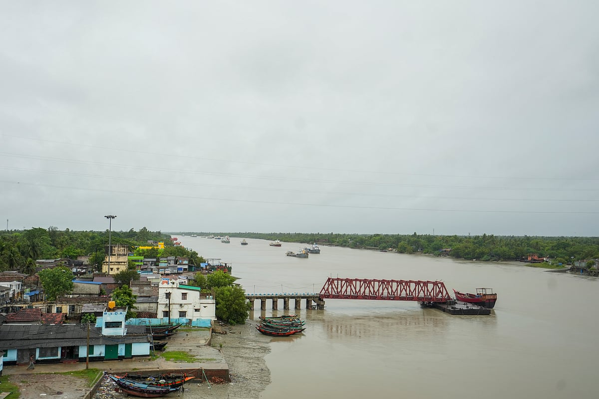 Cyclone 'Remal' intensifies into severe cyclonic storm, expected to make landfall by Sunday midnight - Vimarsana News