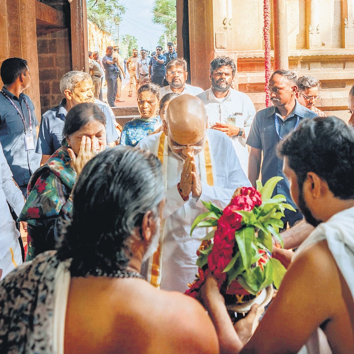 Home Minister Amit Shah on Thursday offered prayers at Raja Rajeswari Udanurai Satyavekeeswarar Temple and Bairaval Temple at Tirumayam in Pudukottai district. 