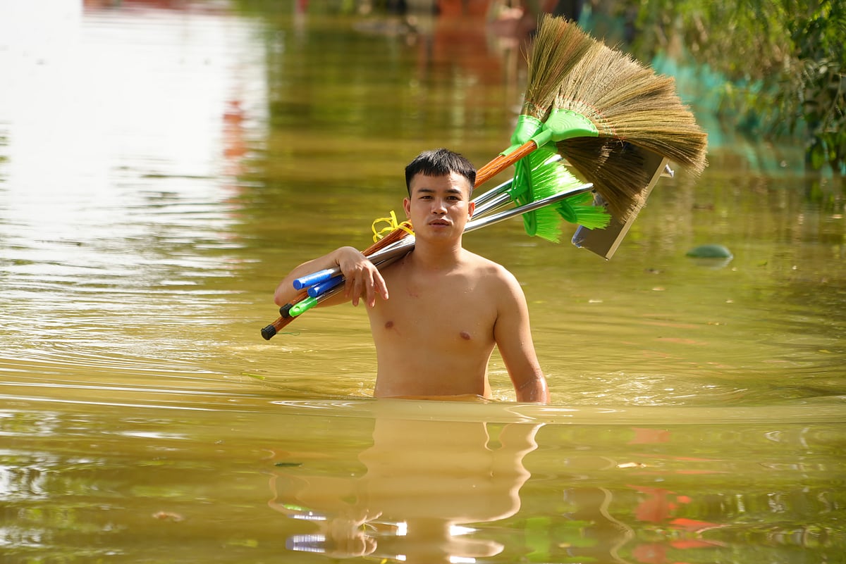 IN PICS | Vietnam typhoon: Death toll rises to 233 as more bodies found in areas hit by landslides and floods