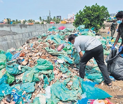 Biomedical waste dumped on Pallavaram lake bund in Chennai