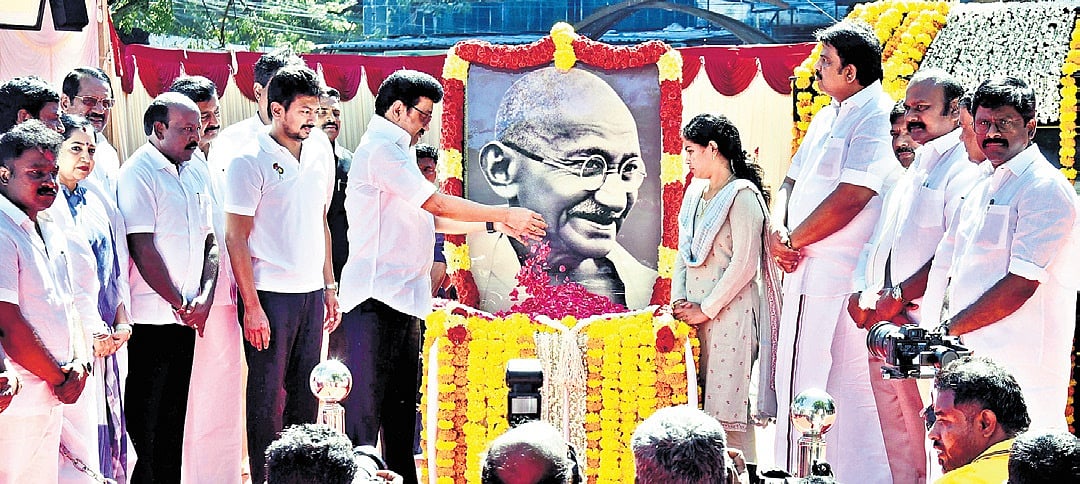 TN Governor RN Ravi, CM Stalin pays respects to Gandhi, Kamaraj and Shastri