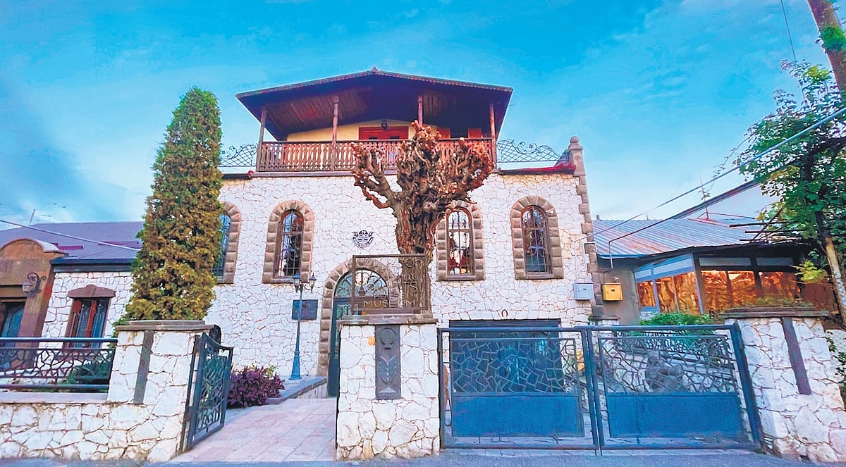 Calling on Armenia’s Van Gogh
