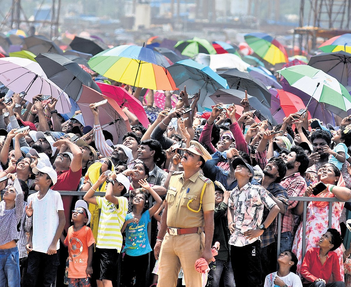 IAF Air Show 2024 Parade in the sky, panic on the street