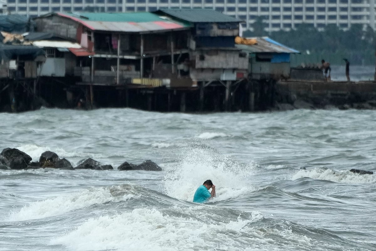 IN PICS |Tropical storm Trami leaves 126 dead in Philippines