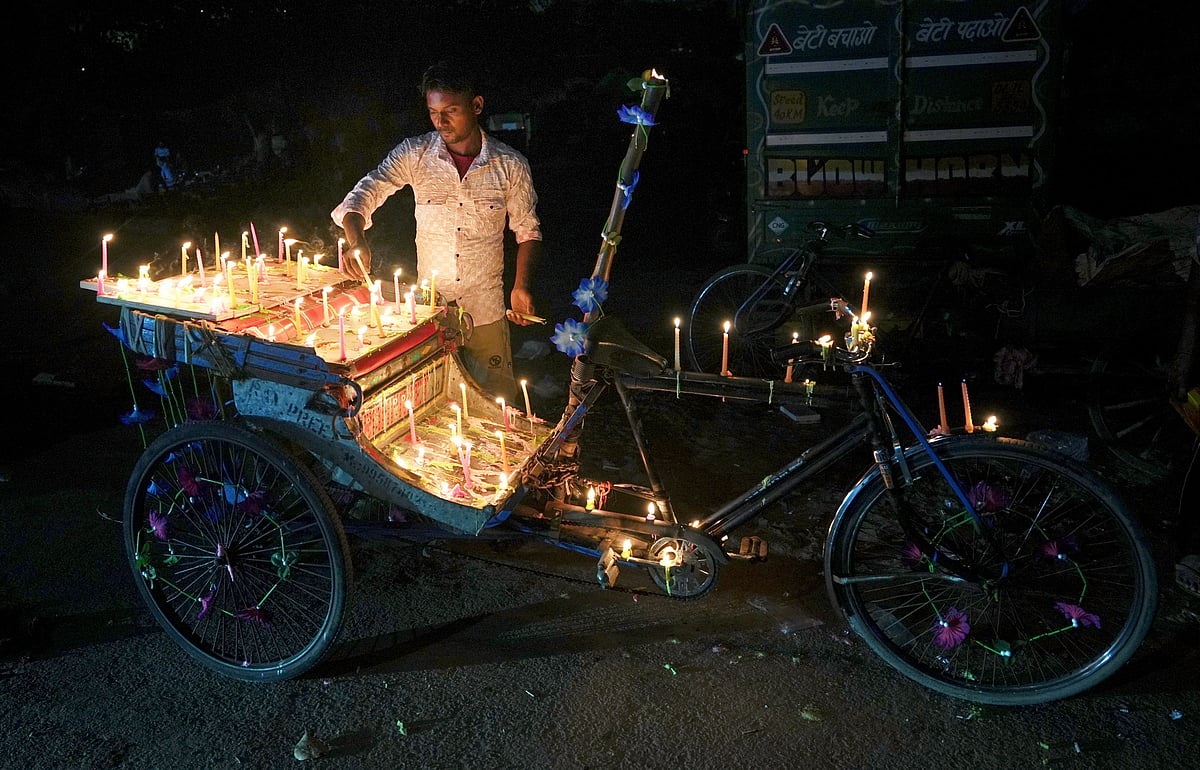 People across India revel in Diwali; Delhi defies firecracker ban People across India revel in Diwali; Delhi defies firecracker ban