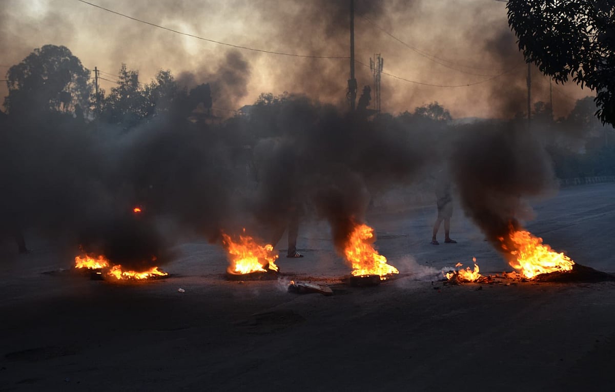 Last rites of 12 Kuki-Zo tribals on Dec 5, shutdown called Last rites of 12 Kuki-Zo tribals on Dec 5, shutdown called