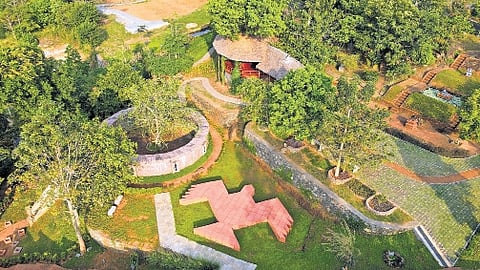 The garden showcases the state’s indigenous medicinal plants and the distinctive biodiversity of the Western Ghats. 