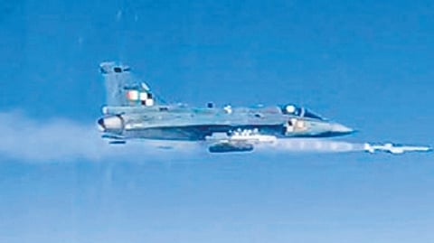 印度國防研究開發機構(DRDO):Tejas MK-1戰機進 Astra missile test fired from Tejas jet successfully