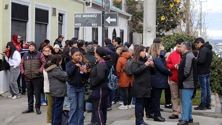 Chile earthquake tsunami warning