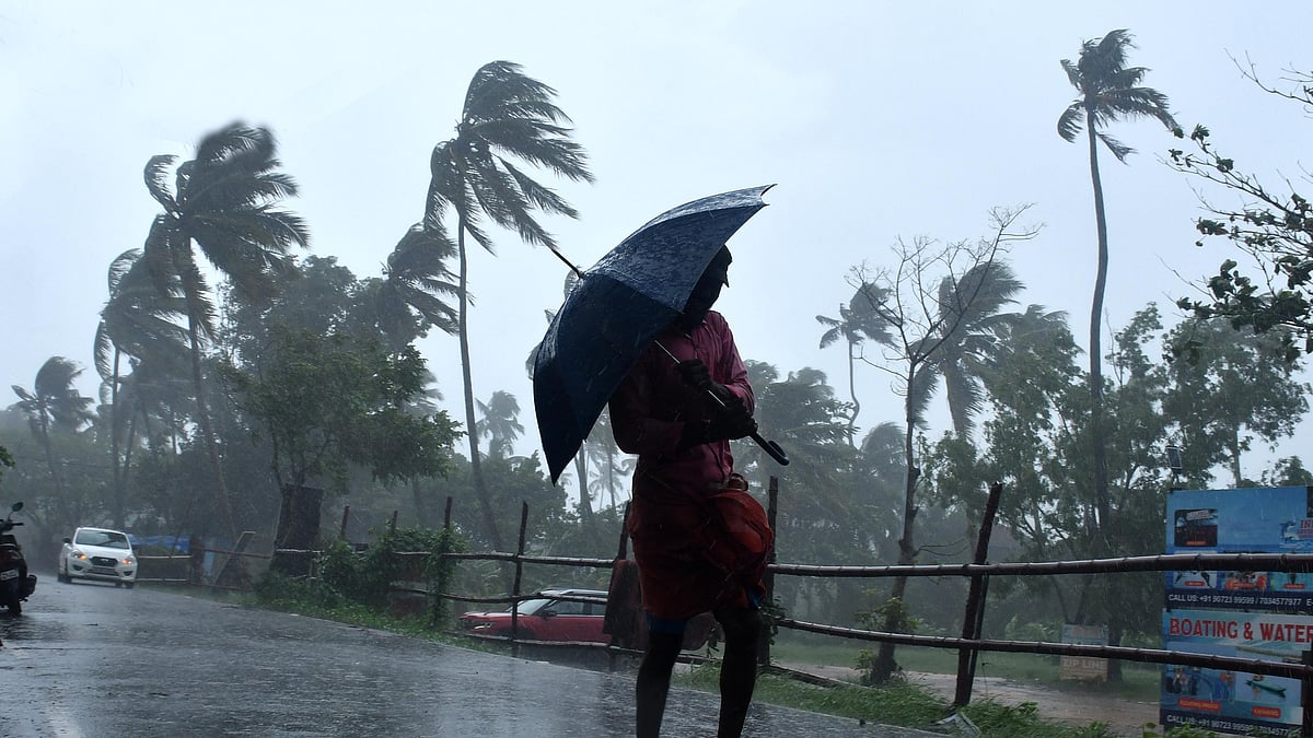 Three dead as heavy rain batters Kerala; red alert for Kozhikode, Wayanad  and Kannur