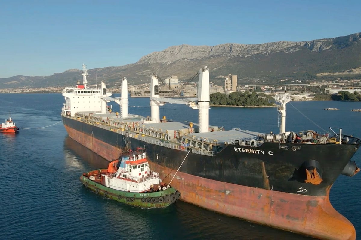 Houthi Rebels Intensify Red Sea Attacks; Ships Targeted and Sunk