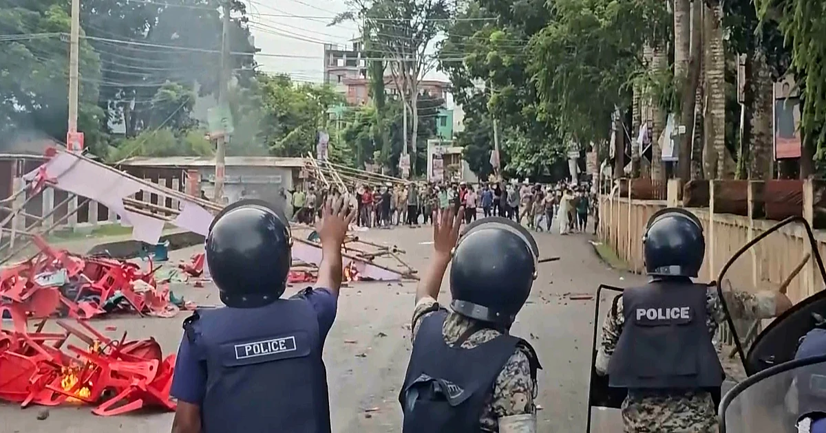 4 killed, many injured in clashes between Bangladeshi forces and ex-PM Hasina's supporters