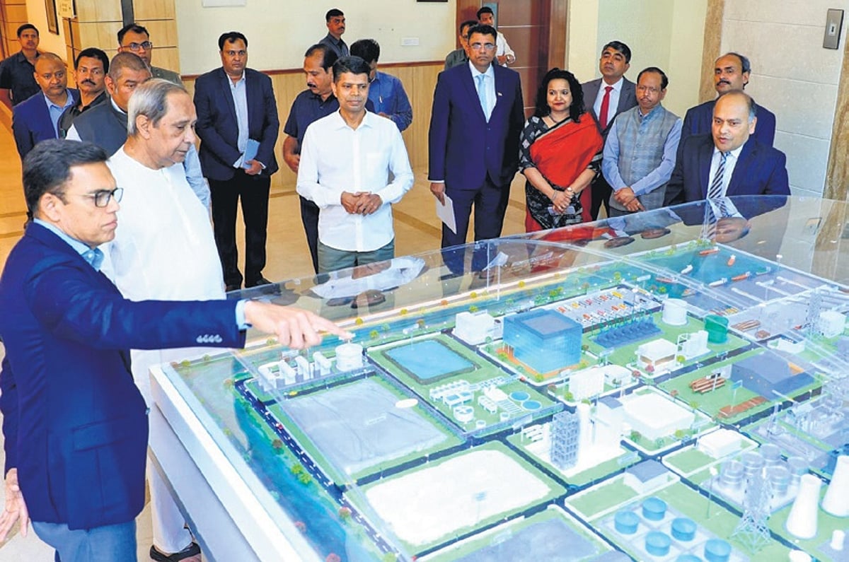 JSW Inks Pact To Set Up Rs 40k Cr Integrated EV Project In Odisha jsw-inks-pact-to-set-up-rs-40k-cr-integrated-ev-project-in-odisha