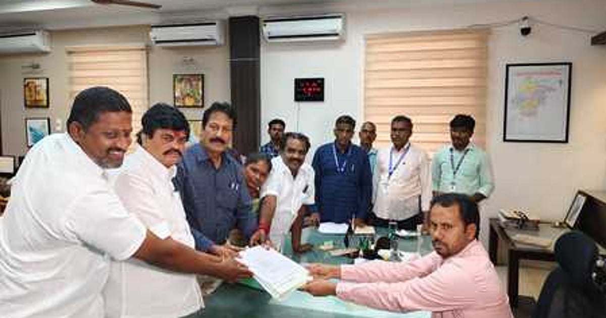 Fillip to tourism, small-scale workers feature as promises on Tenkasi’s AIADMK pitch Fillip to tourism, small-scale workers feature as promises on Tenkasi’s AIADMK pitch