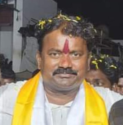 Political heirs in fray