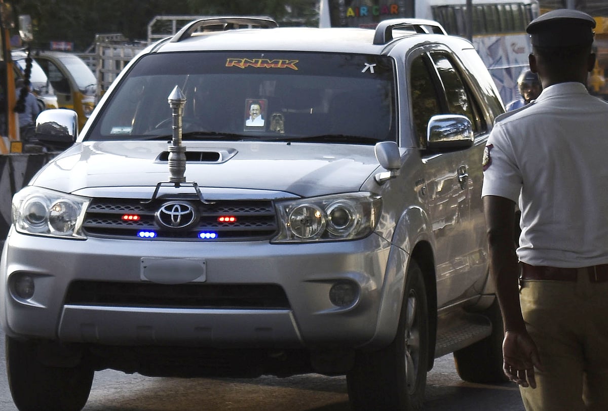 Illegal use of strobe lights on private vehicles rampant in Tamil Nadu