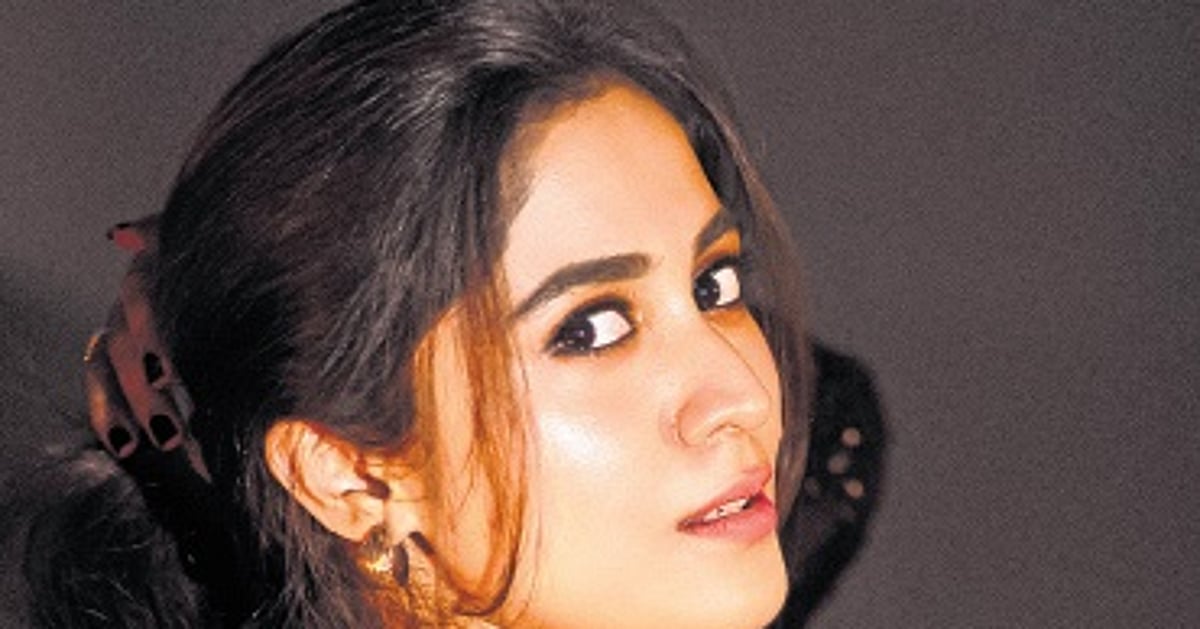 Happiness overloaded to be working alongside Darshan in 'Devil' says ...