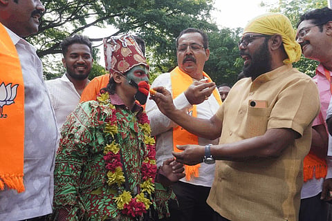 In major upset, BJP bigwig Smriti Irani set to lose in Amethi