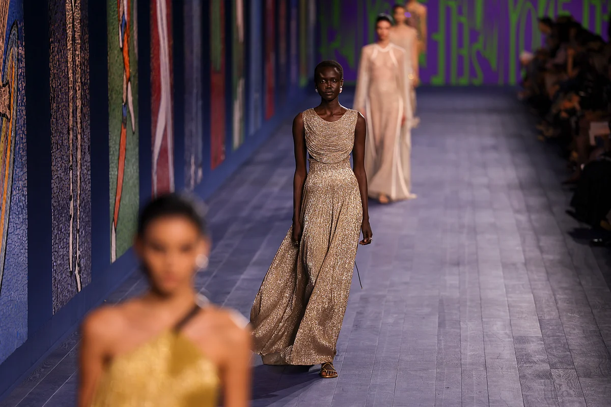Paris Couture Week: Dior pays tribute to athletes, Schiaparelli’s phoenix rises