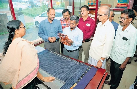 Kasaragod sarees to create a flutter