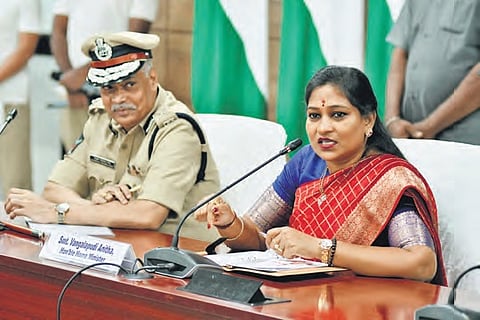 Home Minister Anitha Hits Out At Jagan For Visiting Pinnelli In Nellore home-minister-anitha-hits-out-at-jagan-for-visiting-pinnelli-in-nellore