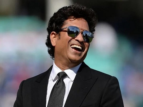 Tendulkar welcomes Maharashtra govt’s decision to erect Achrekar’s statue at Shivaji Park