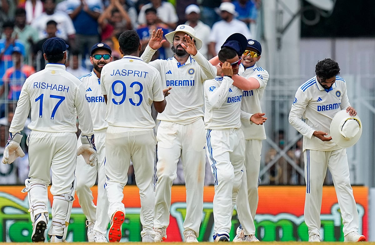 Bangladesh 158 for 4 in chase of 515 as bad light stops play