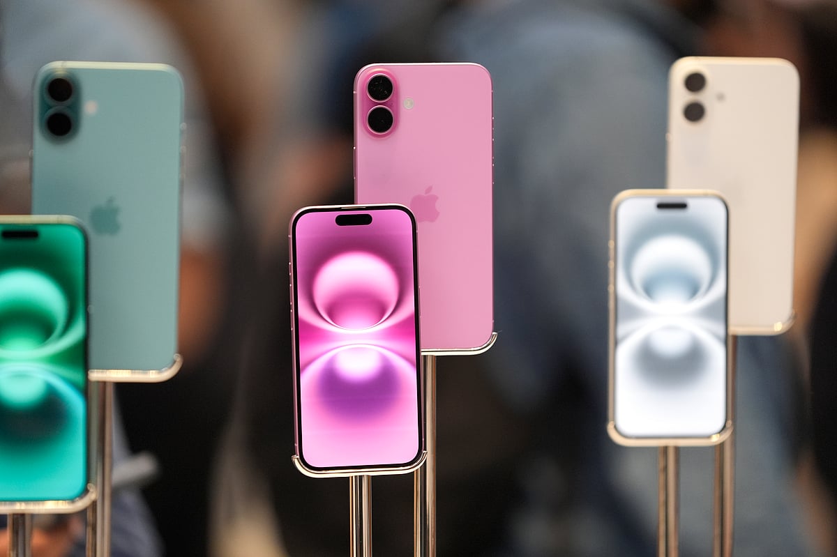 Apple launches iPhone into AI era with free software update