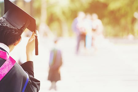 Australian curriculum to be piloted in schools