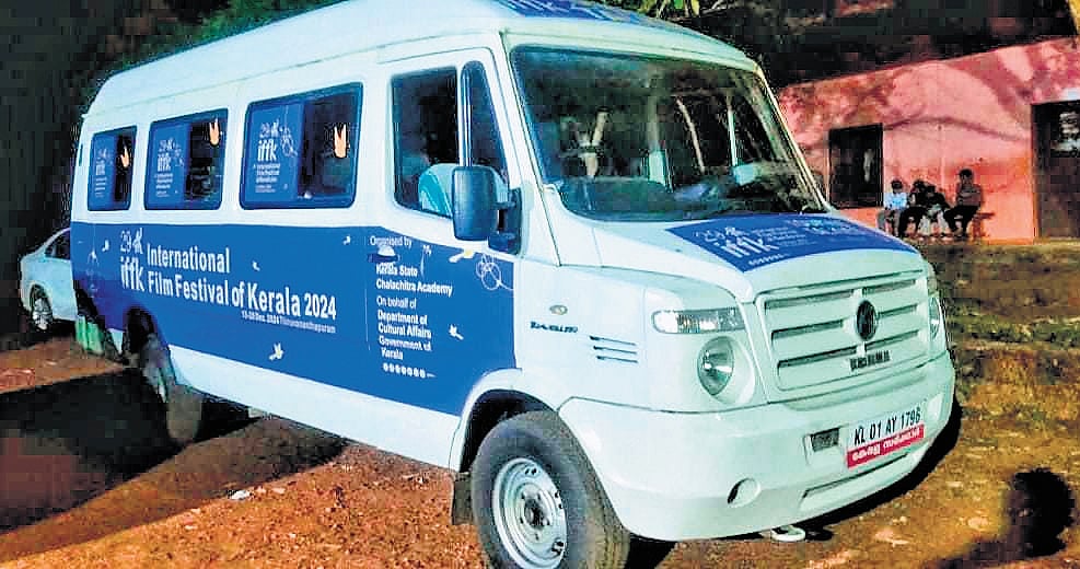 IFFK Touring Talkies begins trip from Kayyur