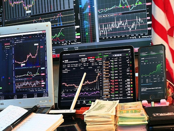 Market volatility expected amid US trade tariffs, RBI rate decision