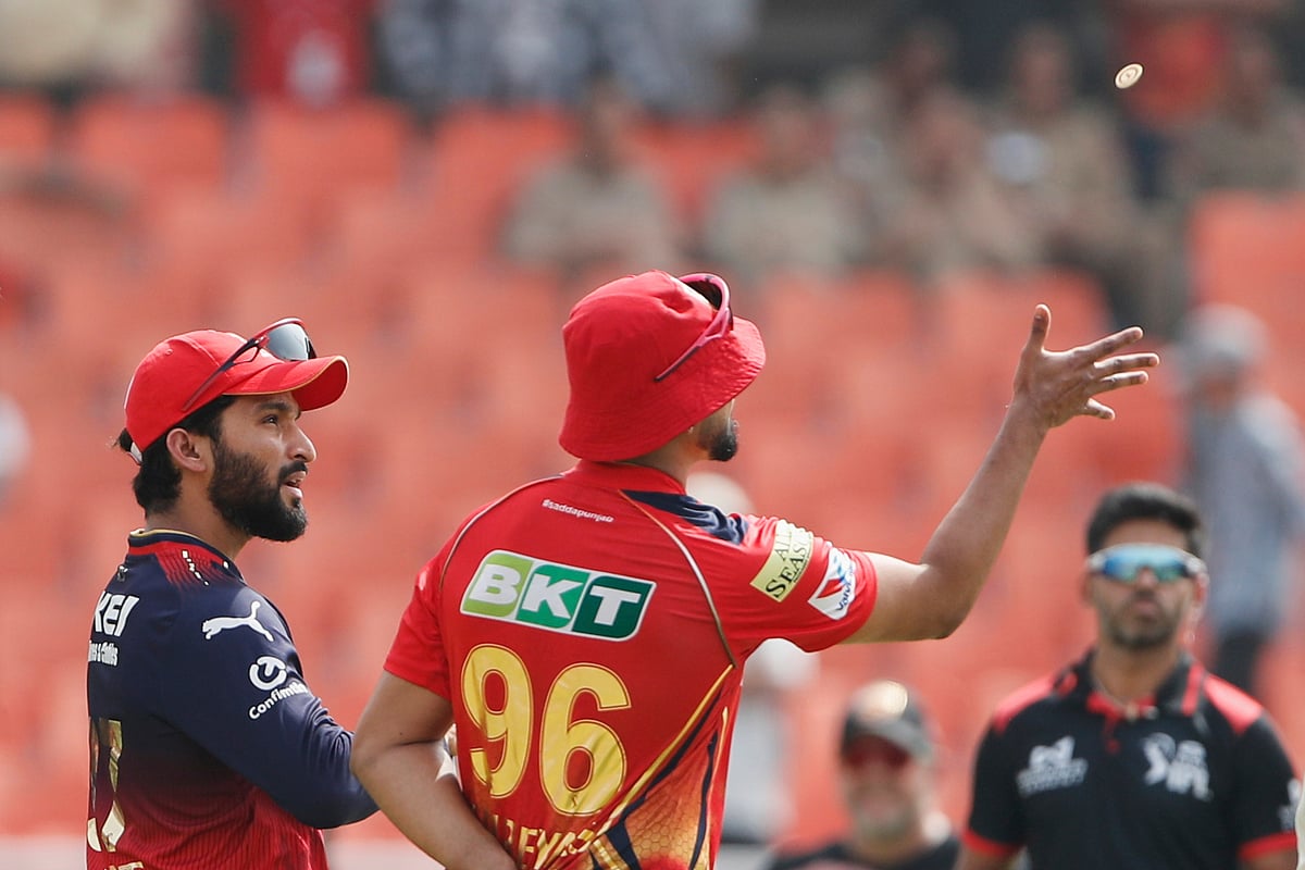 RCB opt to bowl, eye redemption against PBKS