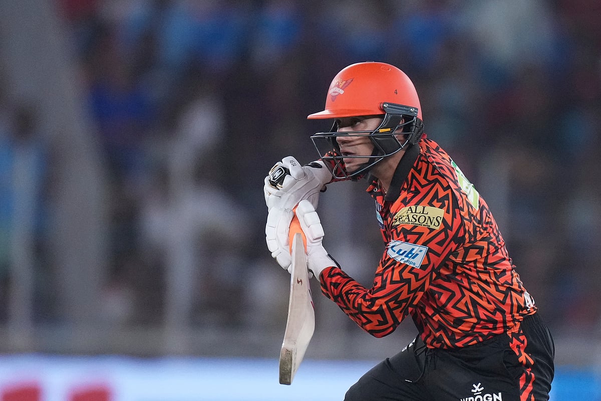 IPL 2025 GT vs SRH | Abhishek hits fifty after Sunrisers lose Head, Ishan