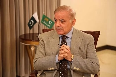 Pakistan Prime Minister Shehbaz Sharif amid growing diplomatic efforts between the US and Iran during the Gulf conflict.