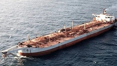 Red Sea shipments:- Oil and natural gas prices rose sharply on Monday after BP said it would pause all shipments through the Red Sea[IANS]