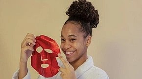 Skin Care:- A lifetime of healthy skin can be ensured by establishing appropriate skin care practices in children at a young age.[IANS]