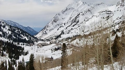 Extreme snowfall:- Major snowstorms in Utah’s Wasatch Mountains are both a blessing and a curse.[Newswise]