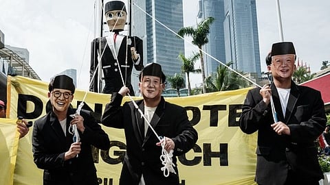 Indonesians to vote:- With only a week left until voters in Indonesia head to the polls to elect his successor, President Joko “Jokowi” Widodo is facing a political storm over allegations of meddling with the vote in this young democracy. [RFE]