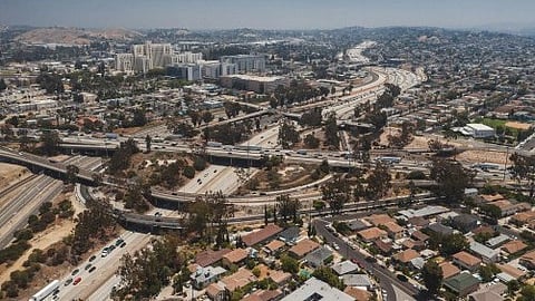 Low Social Mobility: Urban sprawl is not just unsightly. It could also be impeding intergenerational mobility for low-income residents [Newswise]