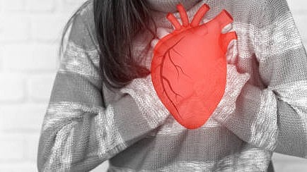 Heart attack: Testosterone worsens the damage caused by a heart attack by increasing the number of white blood cells released from the bone marrow. [Pixabay]