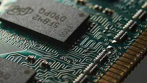 Redefining the Transistor: The team led by Associate Professor Mario Lanza from the Department of Materials Science and Engineering [Pixabay]