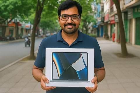  Indian Man Flew to Vietnam to Buy A MacBook