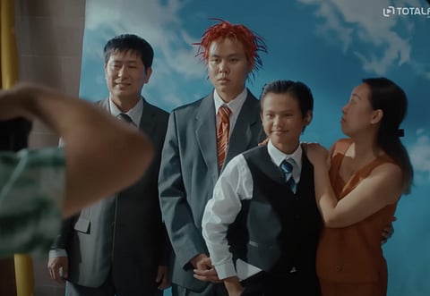 A scene from movie Letní škola.