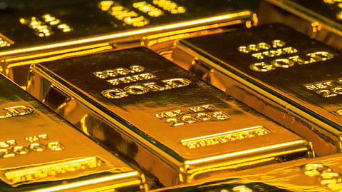 Gold plates arranged.