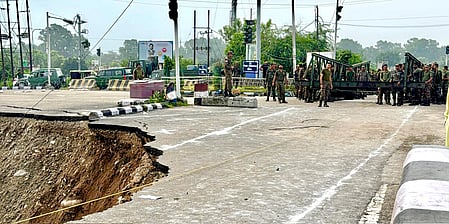Indian Army's Tiger Division engineers rebuild flood-ravaged Tawi bridge in record time 