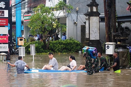Death toll from floods in Indonesia rises to 19 